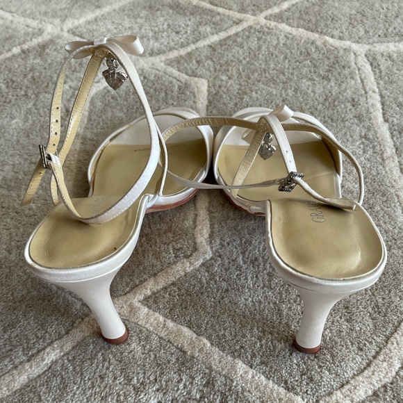White Satin heels - Picture 4 of 4